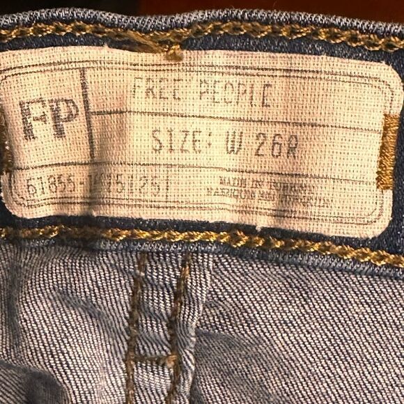 Free People Distressed Denim Jeans Size 26 - Picture 6 of 10